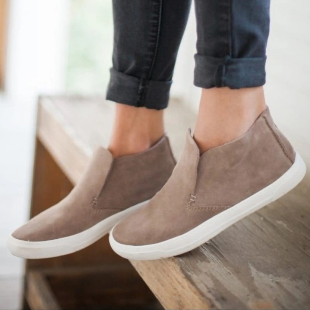 Dolce Vita Xandie Suede Midtop Sneakers